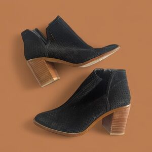 1. State Black Ankle Boots with Brown Heel. size 11